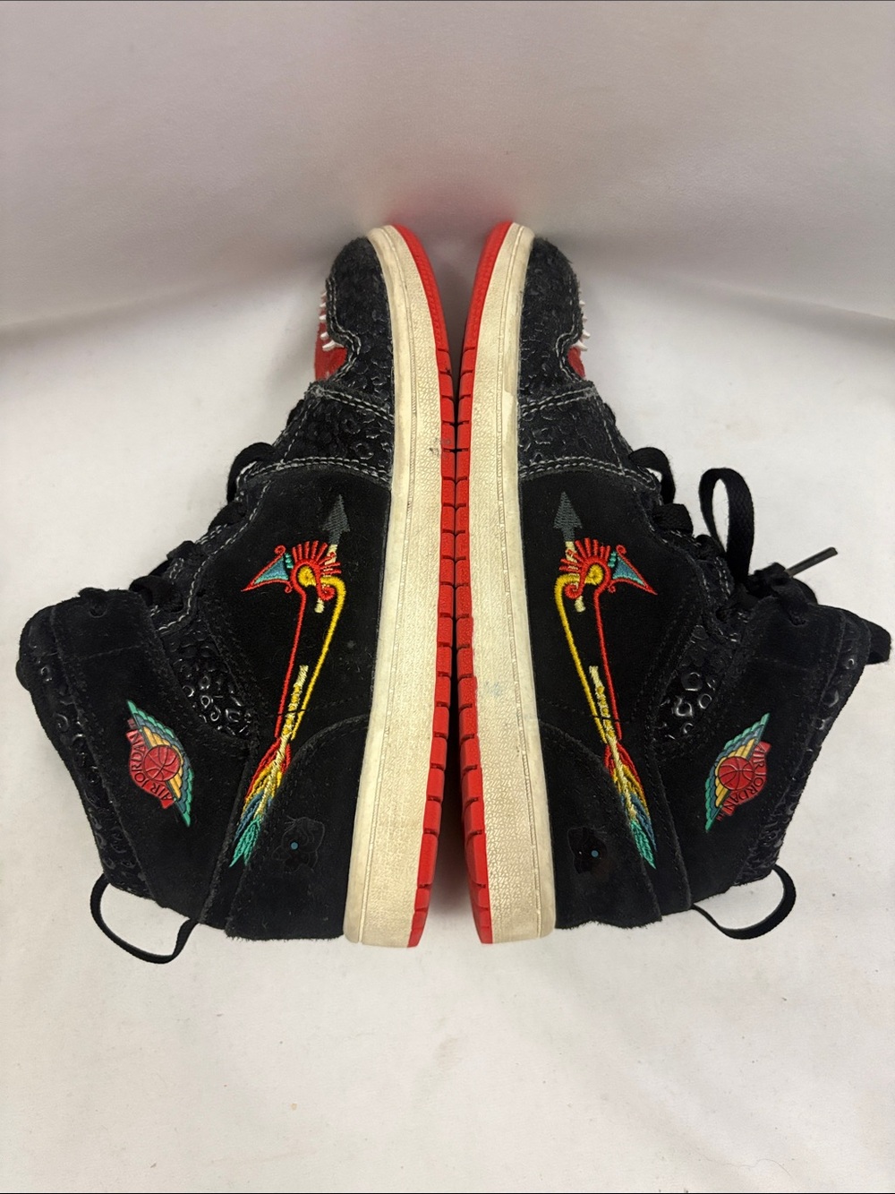 Boys Nike Air Jordans 1 Mid Se Siempre Familia Sneakers - Picture 10 of 14